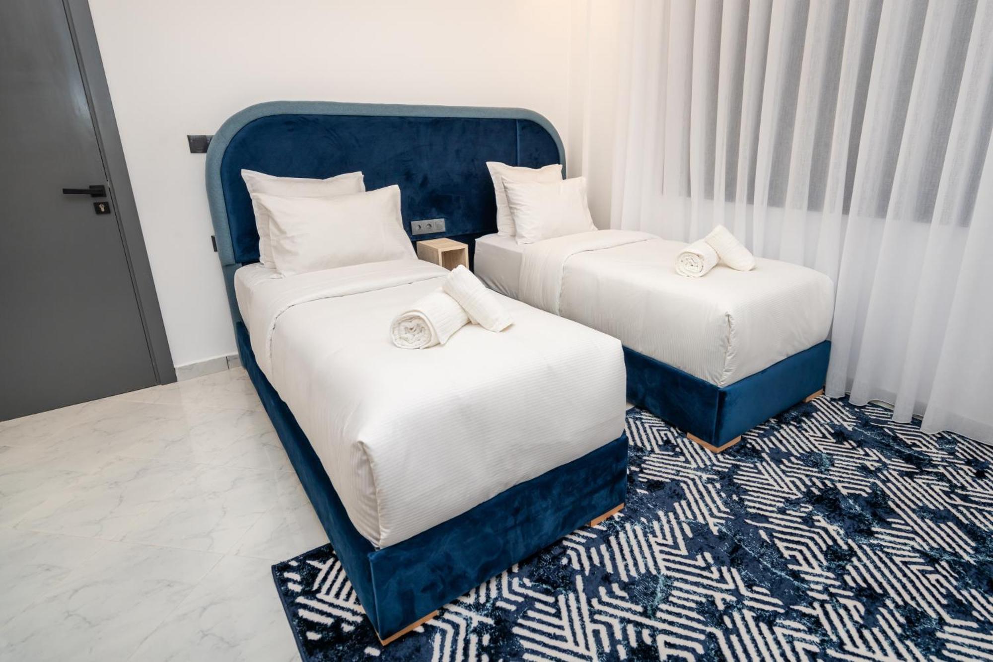 Serenity Stays-luxury & 1