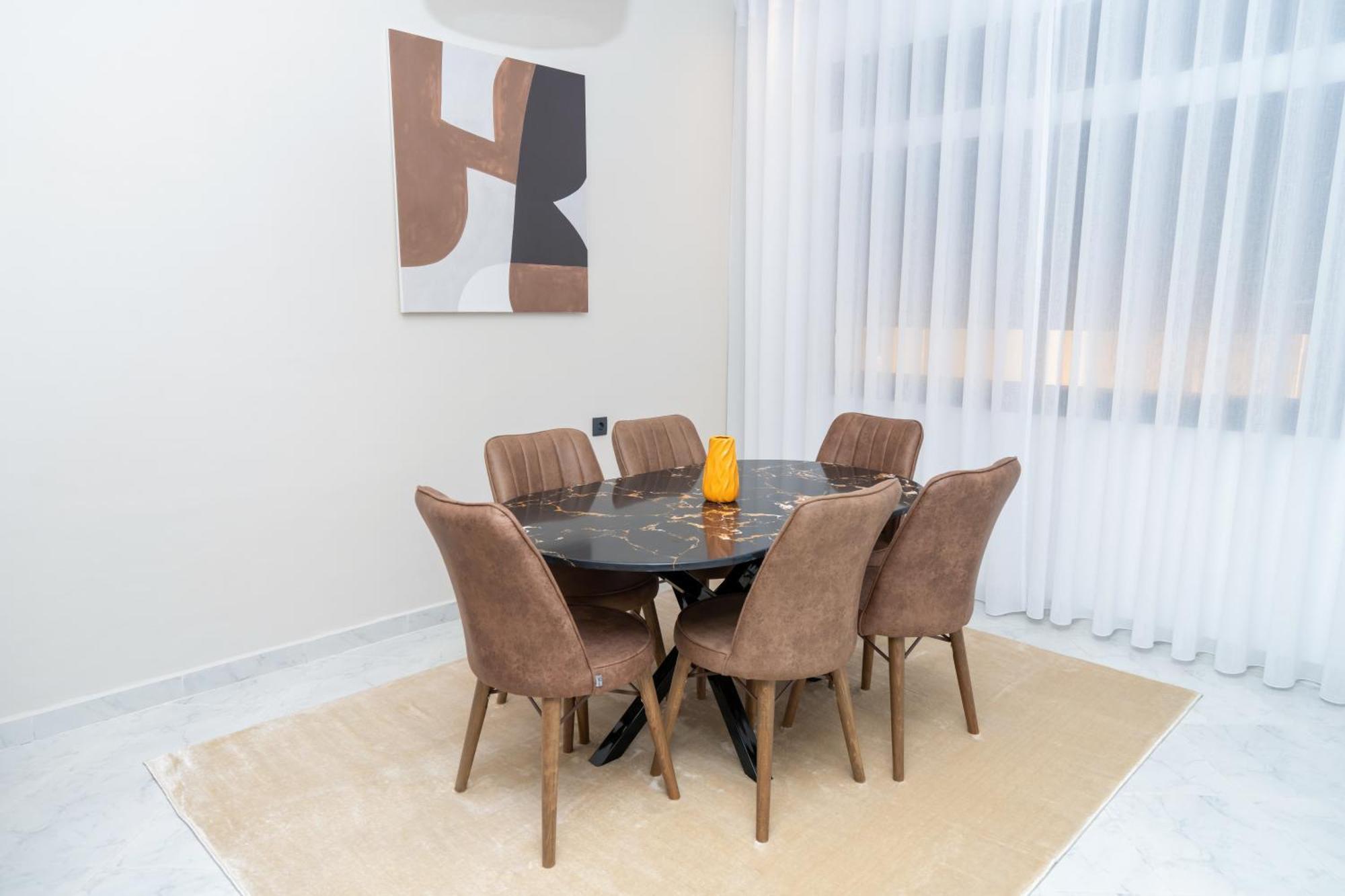 Serenity Stays-luxury & 1